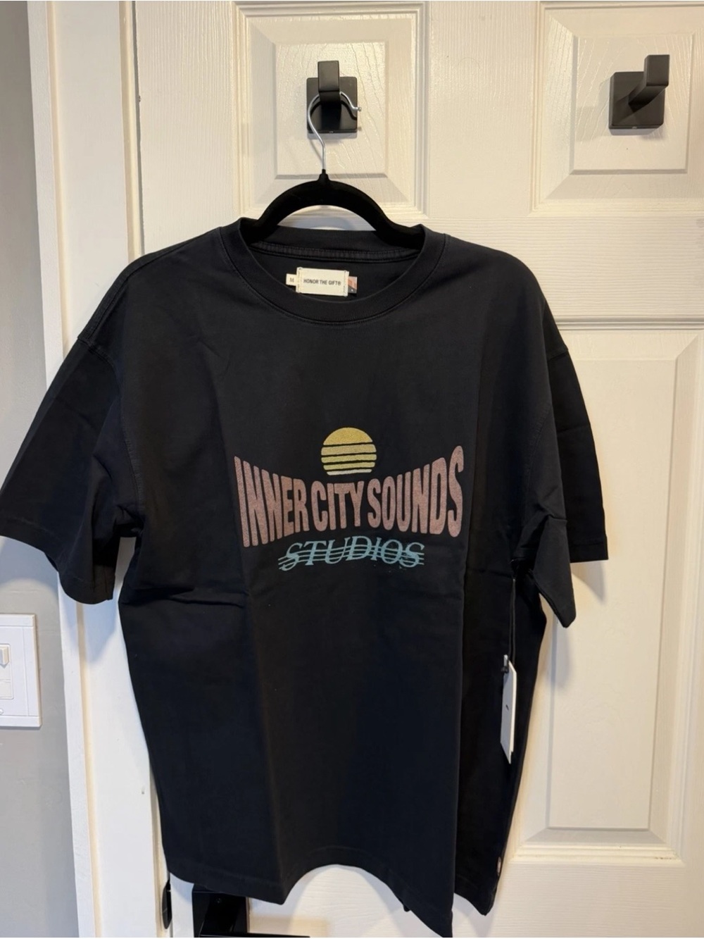 Honor The Gift Inner City Sounds Studios Graphic Logo T-Shirt Black Size Medium
